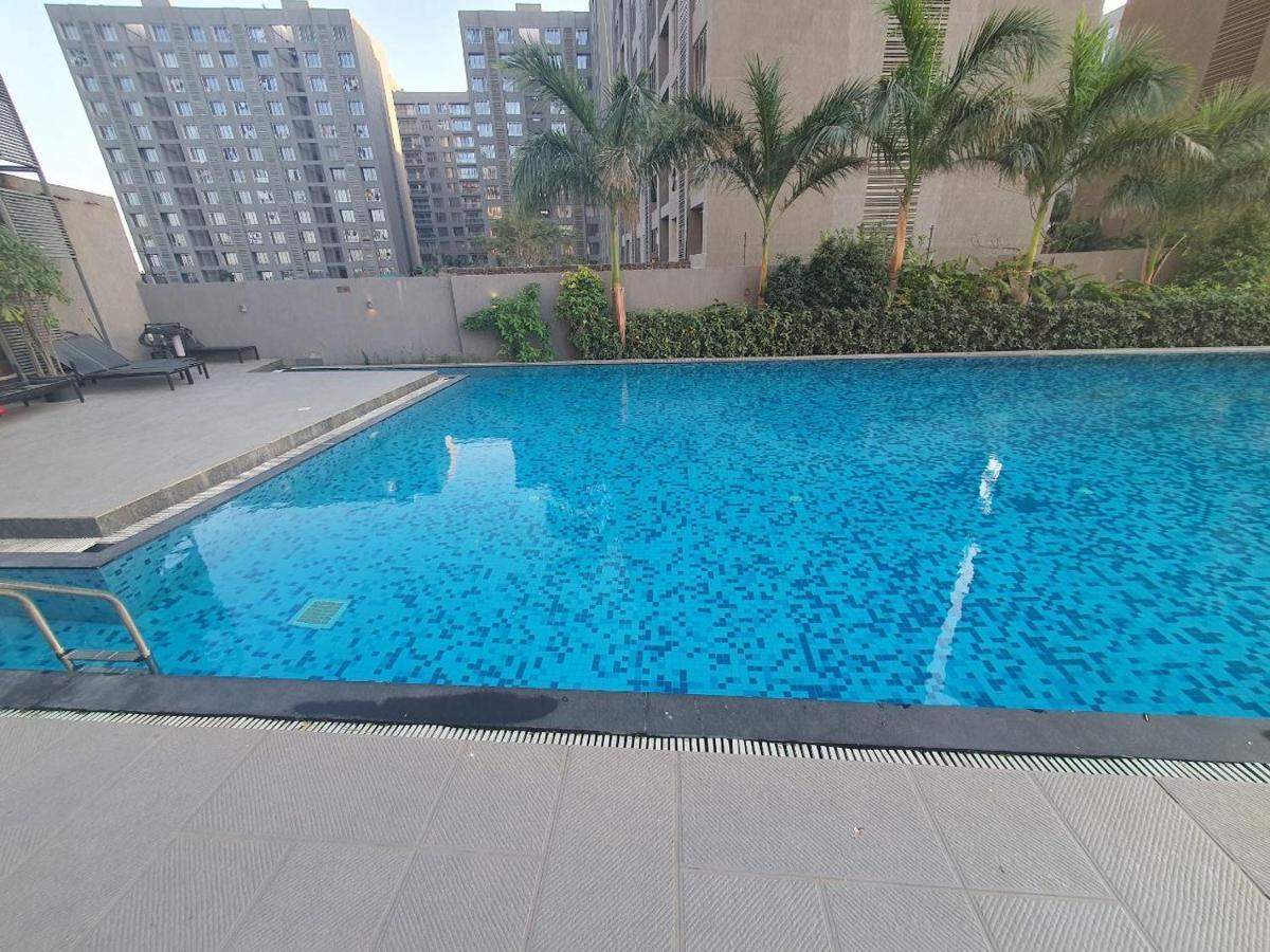 Weekend Address Managed By P.C Homes Surat Exteriör bild