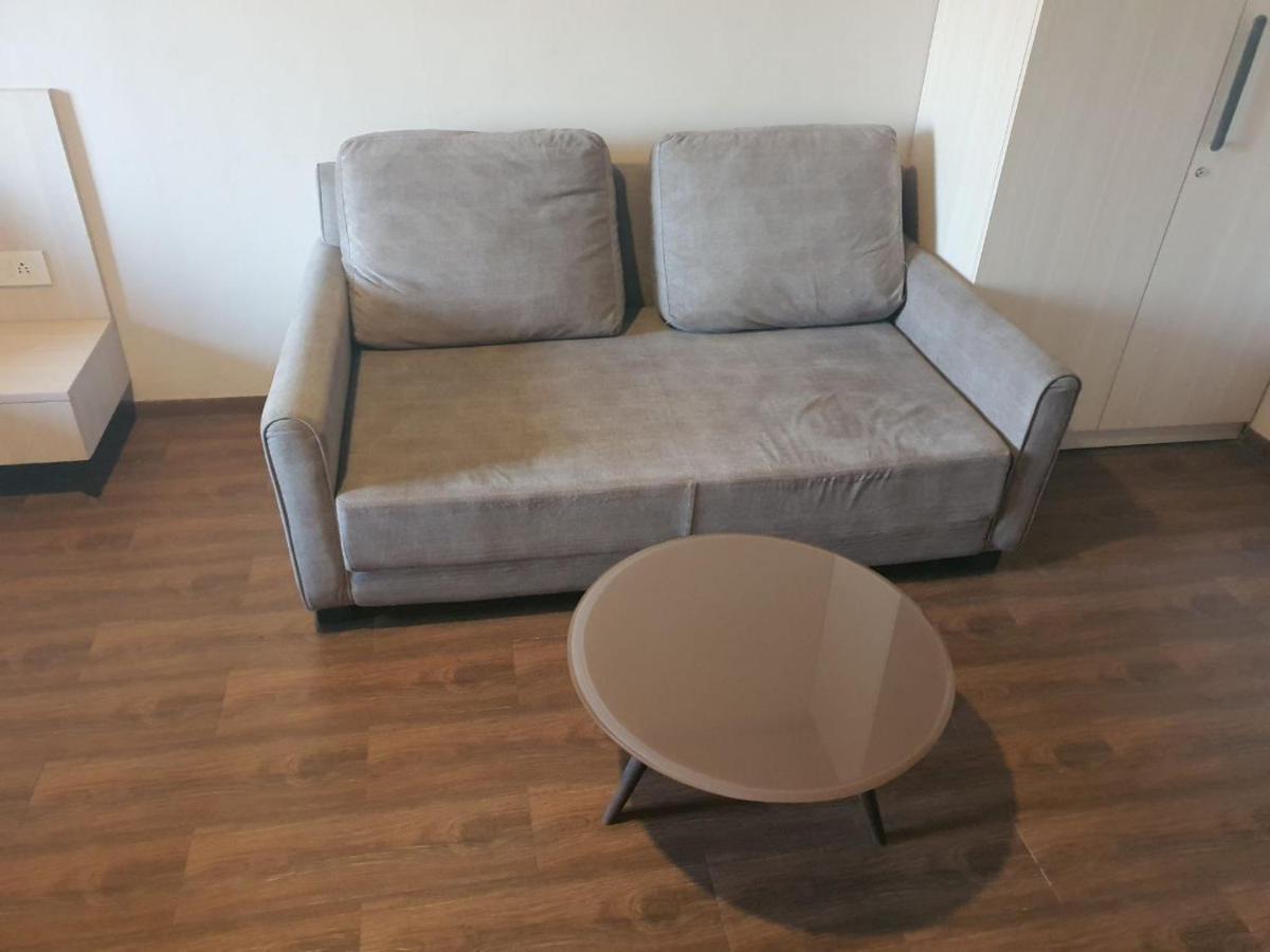 Weekend Address Managed By P.C Homes Surat Exteriör bild